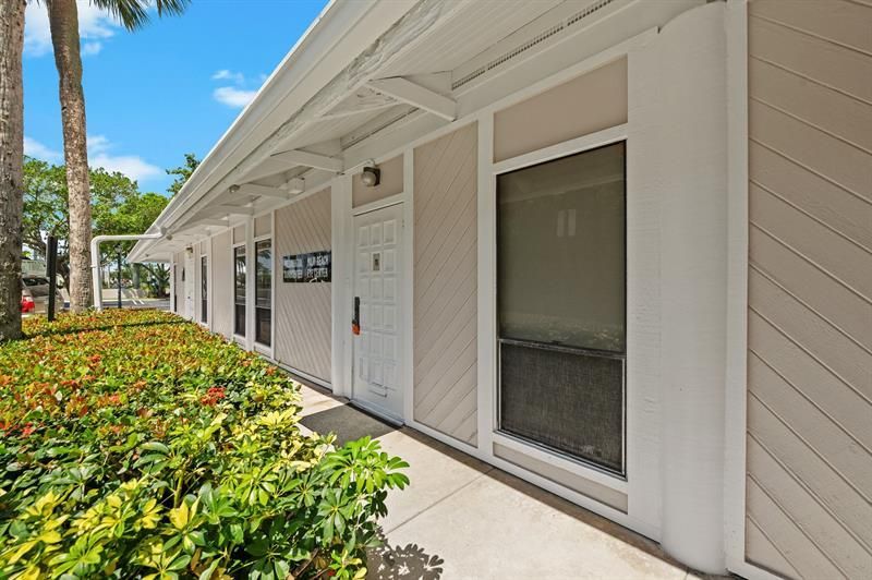 1501 Presidential Way, Unit 9, West Palm Beach, FL 33401 Photo