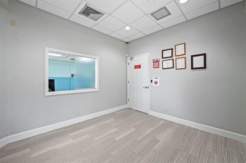 1501 Presidential Way, Unit 9, West Palm Beach, FL 33401 Photo