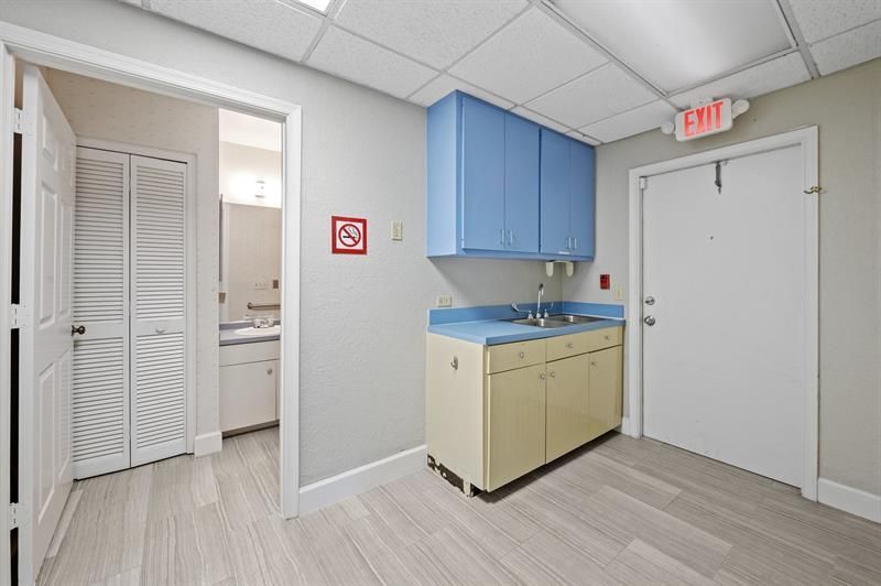 1501 Presidential Way, Unit 9, West Palm Beach, FL 33401 Photo