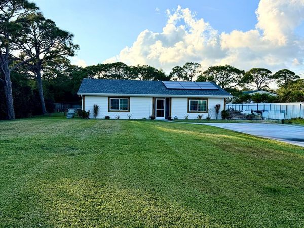 5211 Silver Oak Drive, Fort Pierce, FL 34982