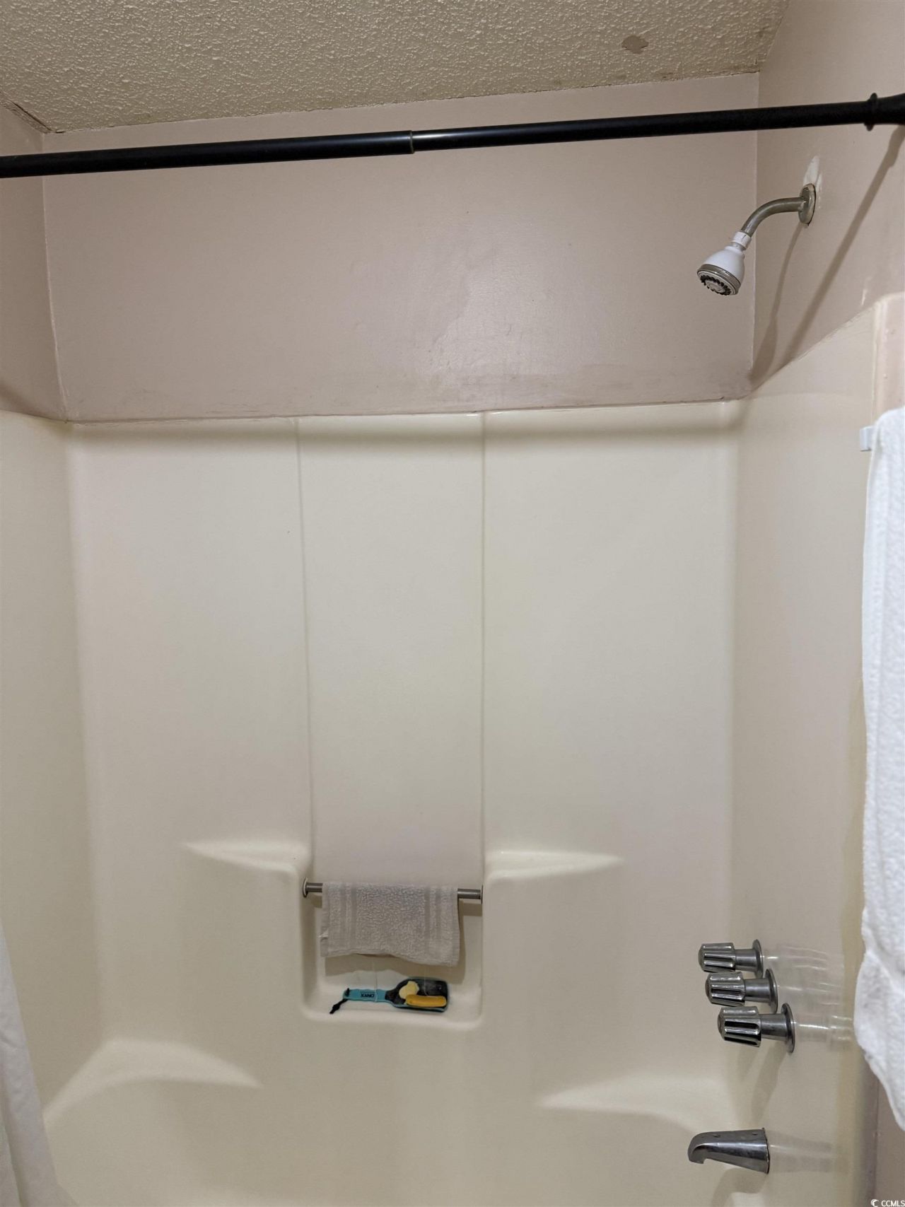 2005 Greens Blvd. Photo 11