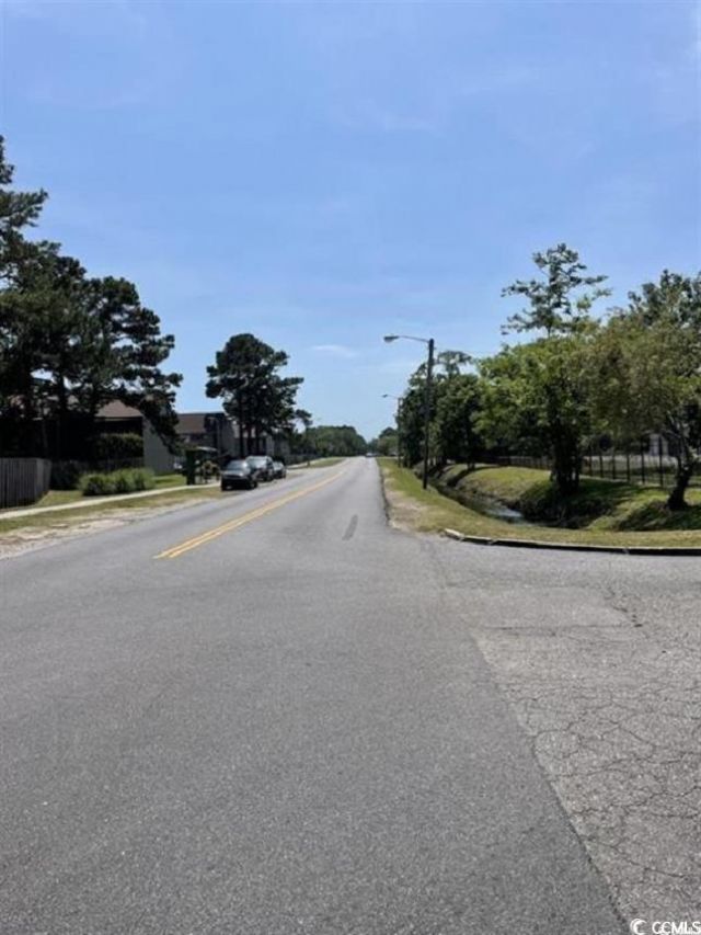 2005 Greens Blvd. Photo 17