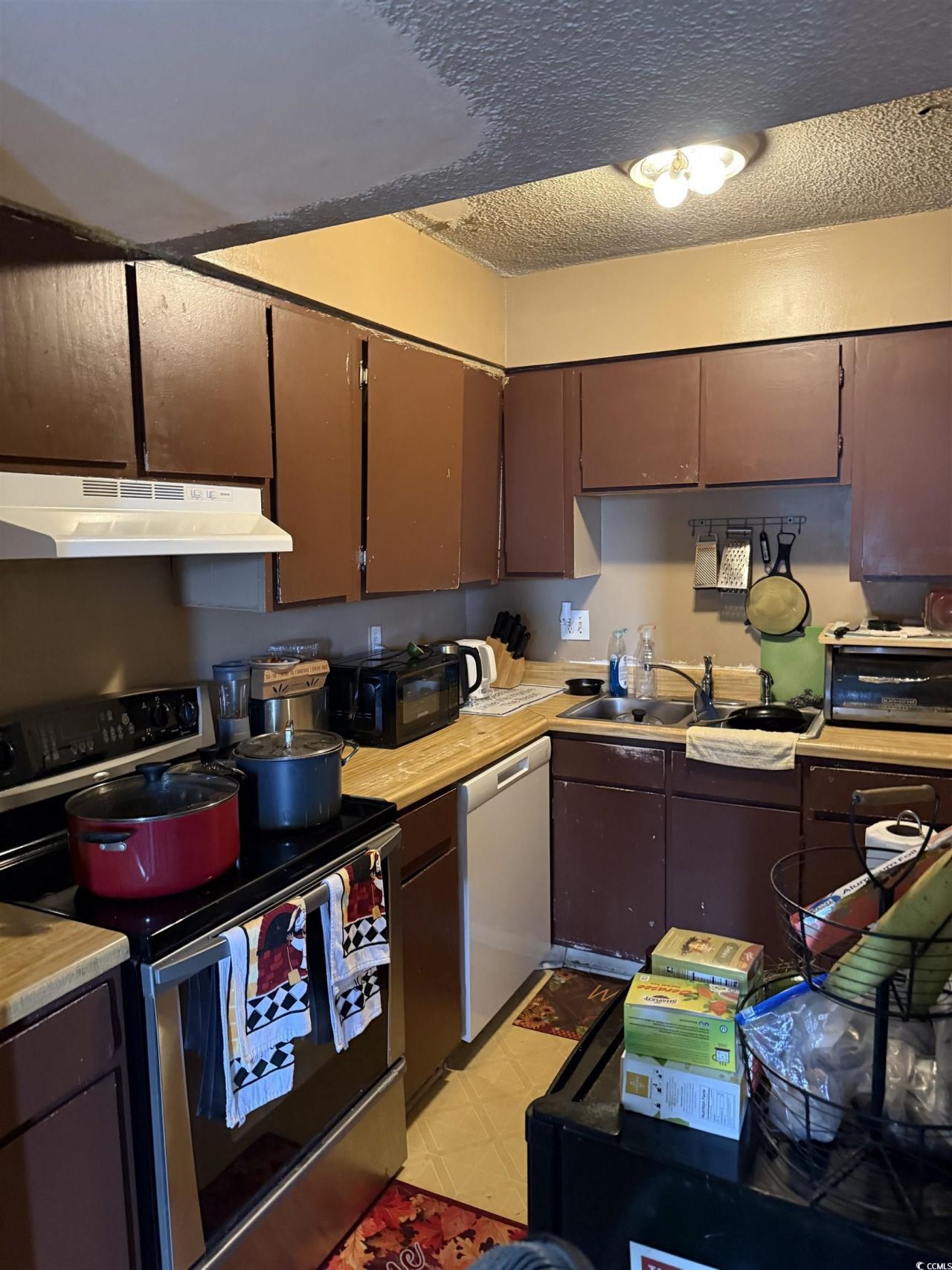 2005 Greens Blvd. Photo 4