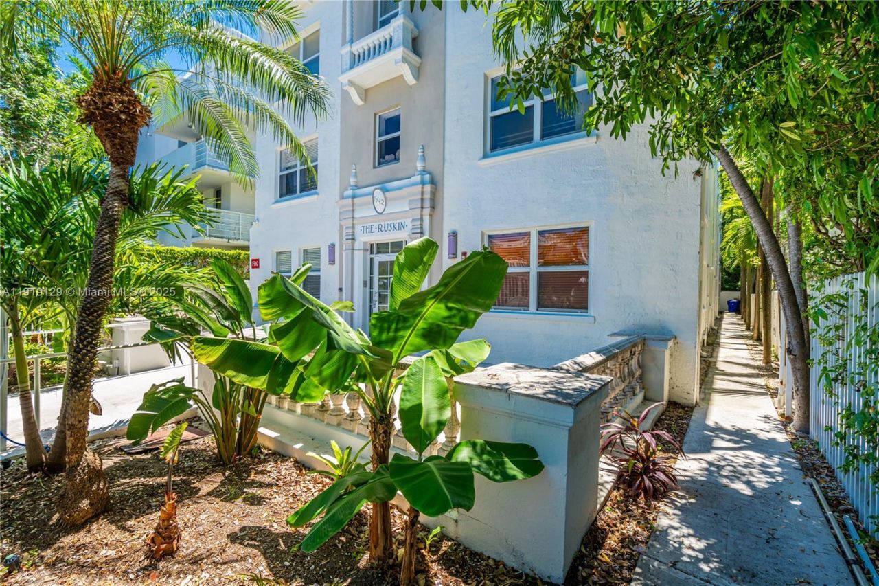 1542 Drexel Ave, Unit 306, Miami Beach, FL 33139 Photo