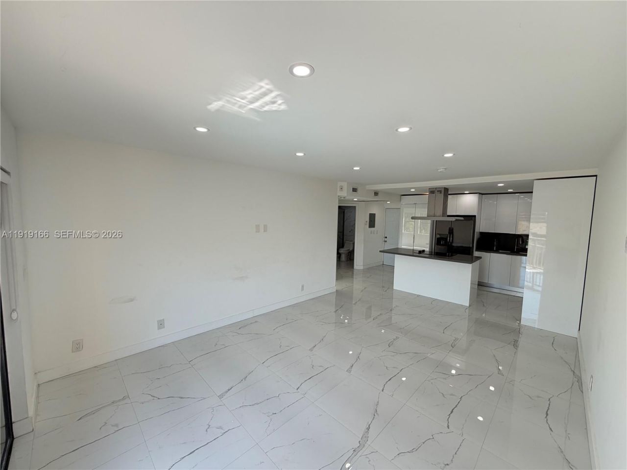 8290 Lake Dr, Unit 427, Doral, FL 33166 Photo