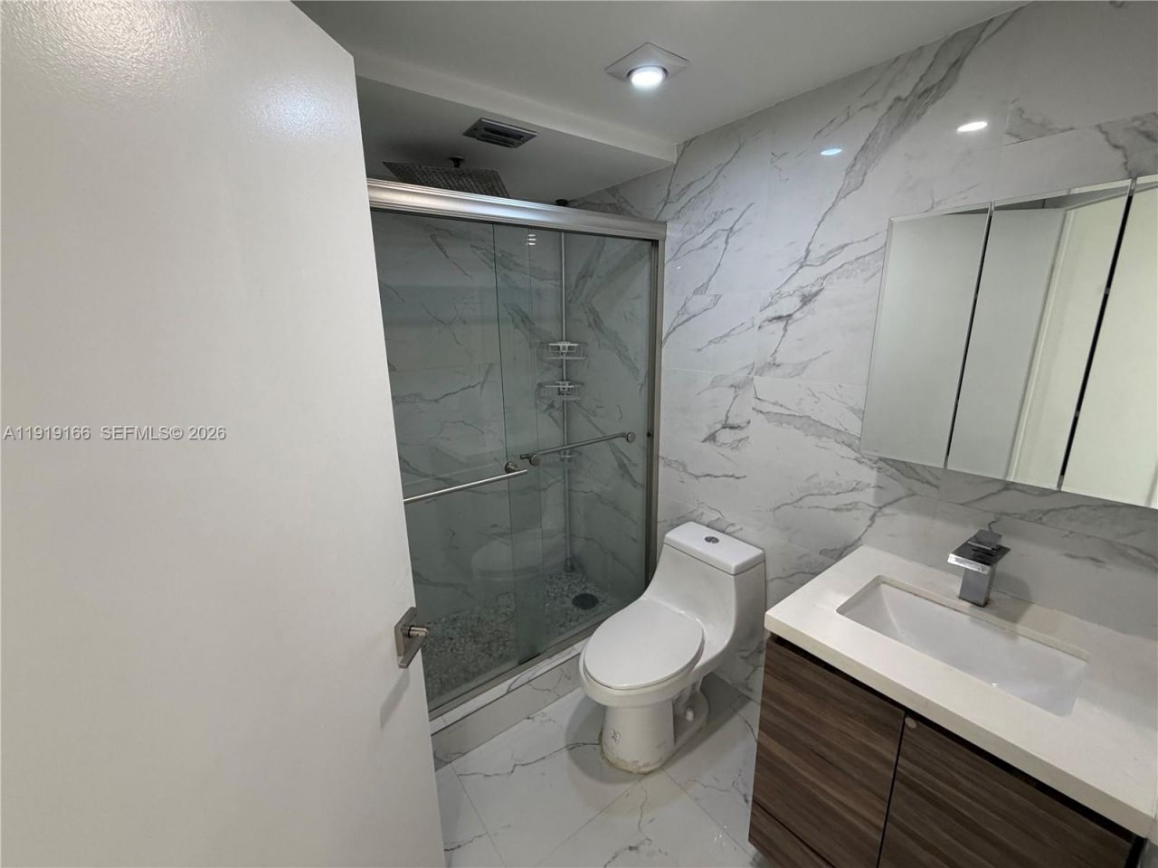 8290 Lake Dr, Unit 427, Doral, FL 33166 Photo