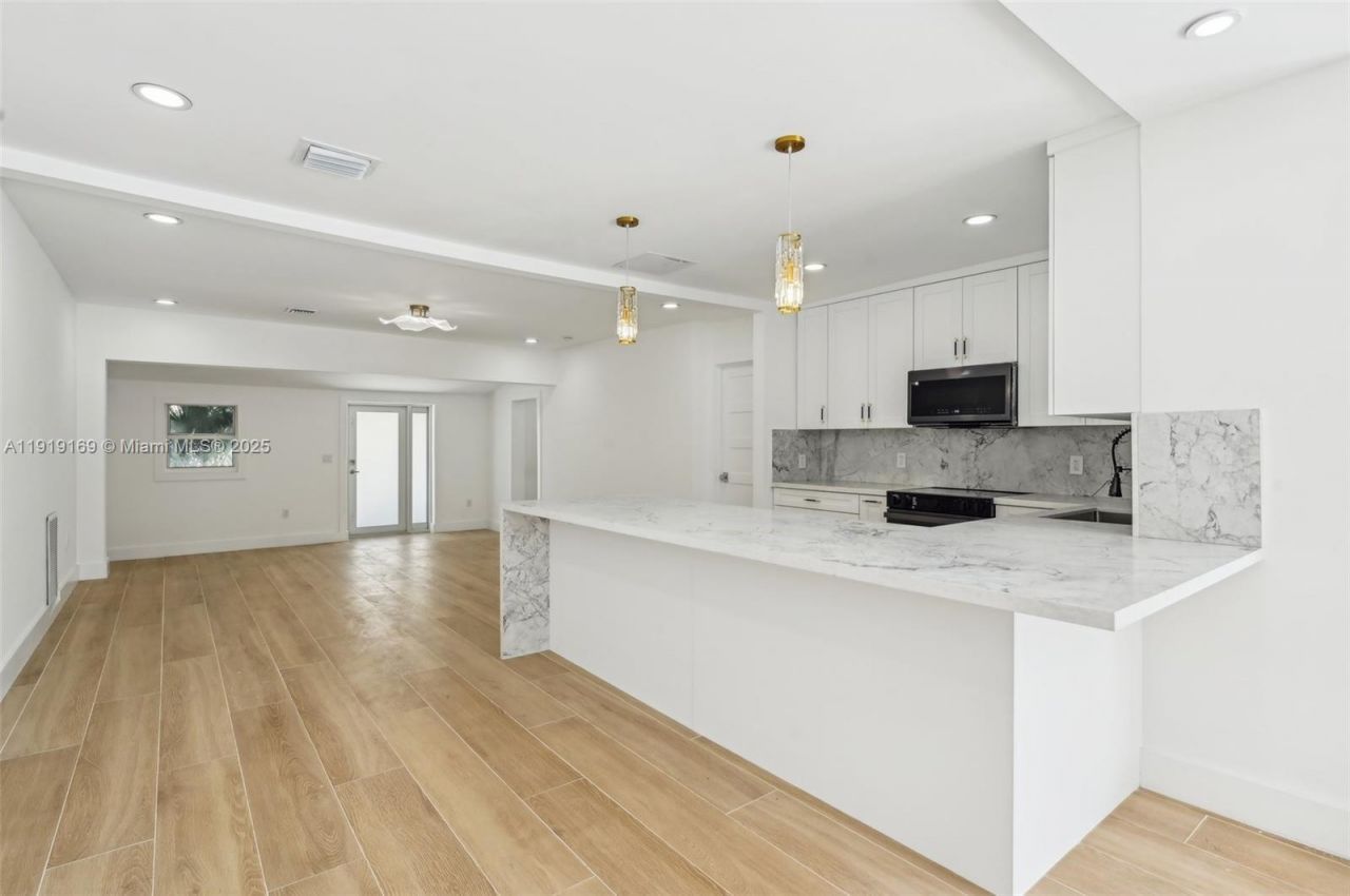 2001 SW 23rd Ave, Fort Lauderdale, FL 33312 Photo