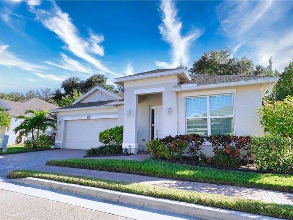 2201 Timberlake Circle, Vero Beach, FL 32966