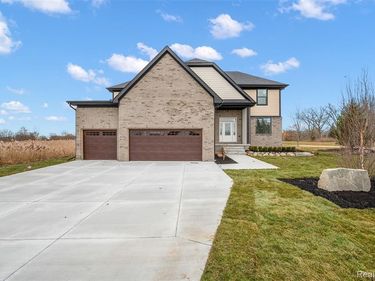 29700 Red Fox Lane, Chesterfield Twp, MI 48047