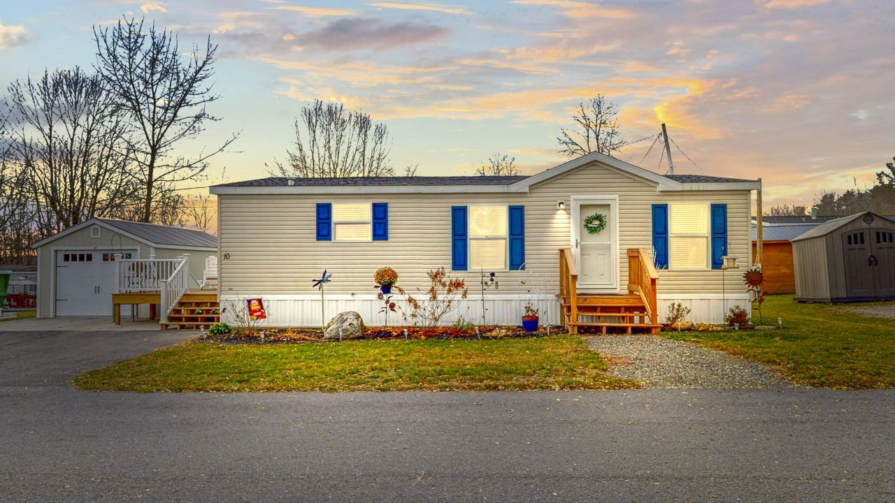 962 Main Street, Unit 10, Monmouth, ME 04259 Main Photo