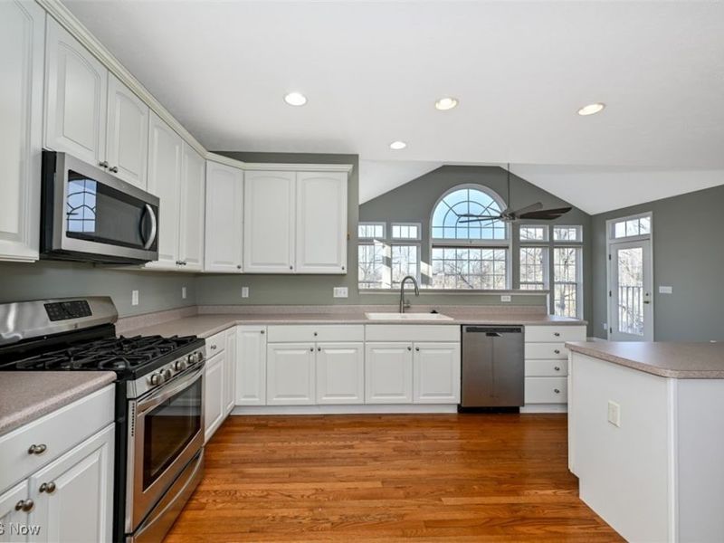 769 Holborn Road, Streetsboro, OH 44241 Photo 3