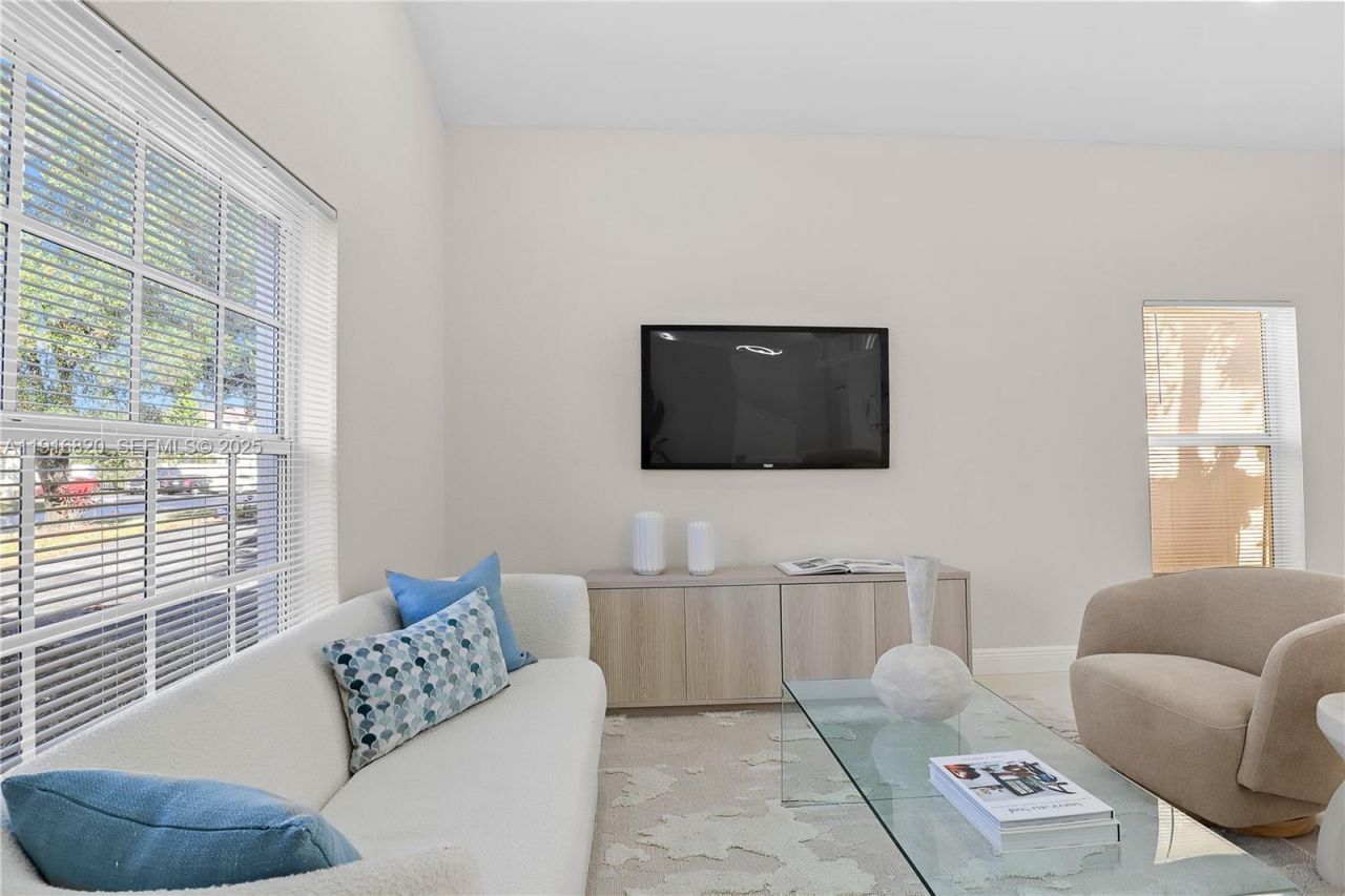 1223 NW 125th Ter, Sunrise, FL 33323 Photo