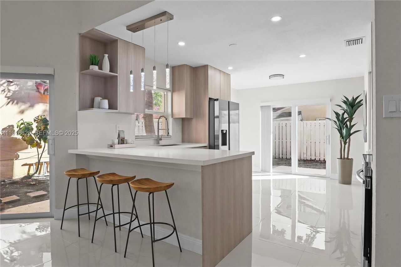 1223 NW 125th Ter, Sunrise, FL 33323 Photo