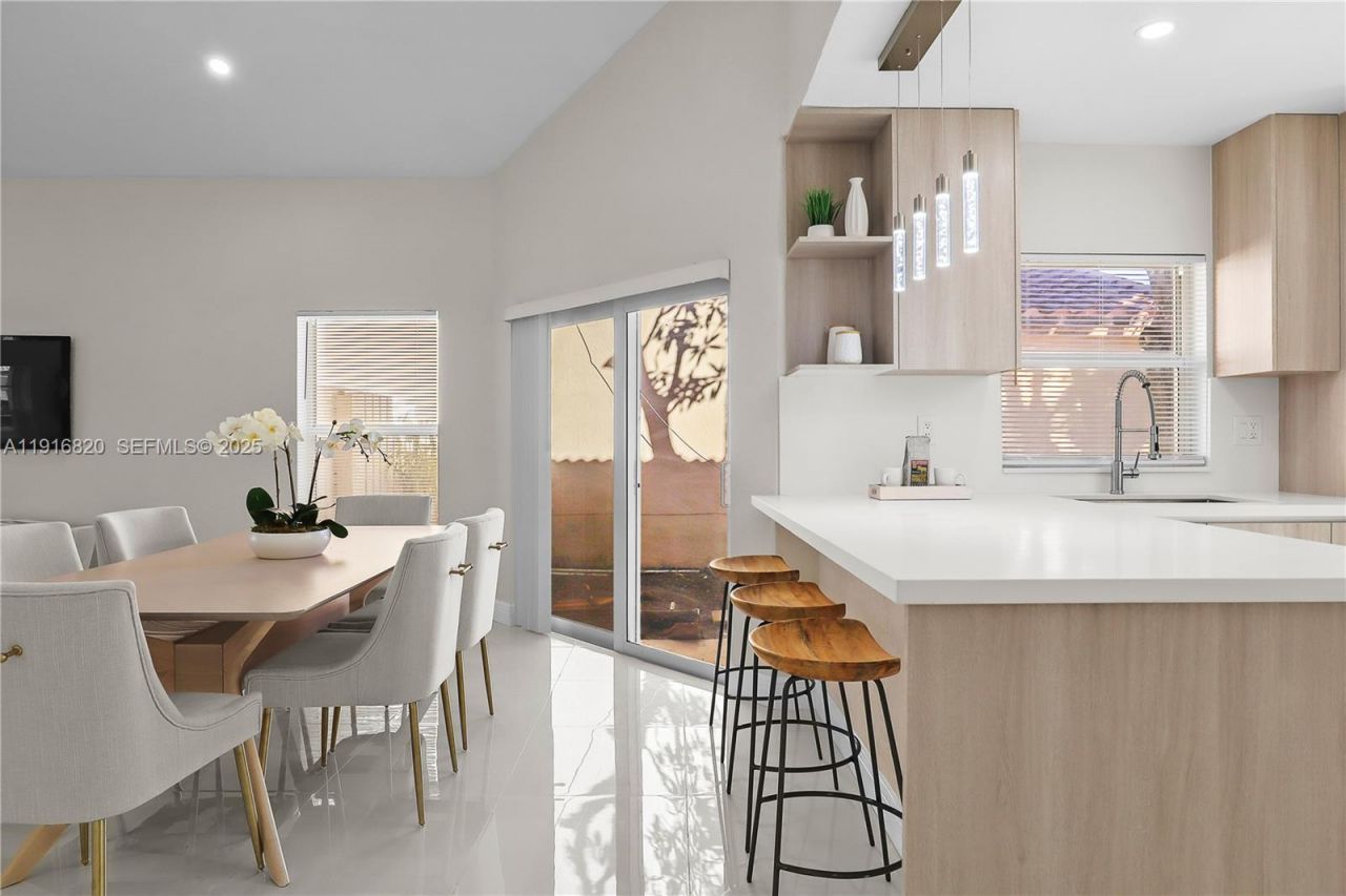 1223 NW 125th Ter, Sunrise, FL 33323 Photo