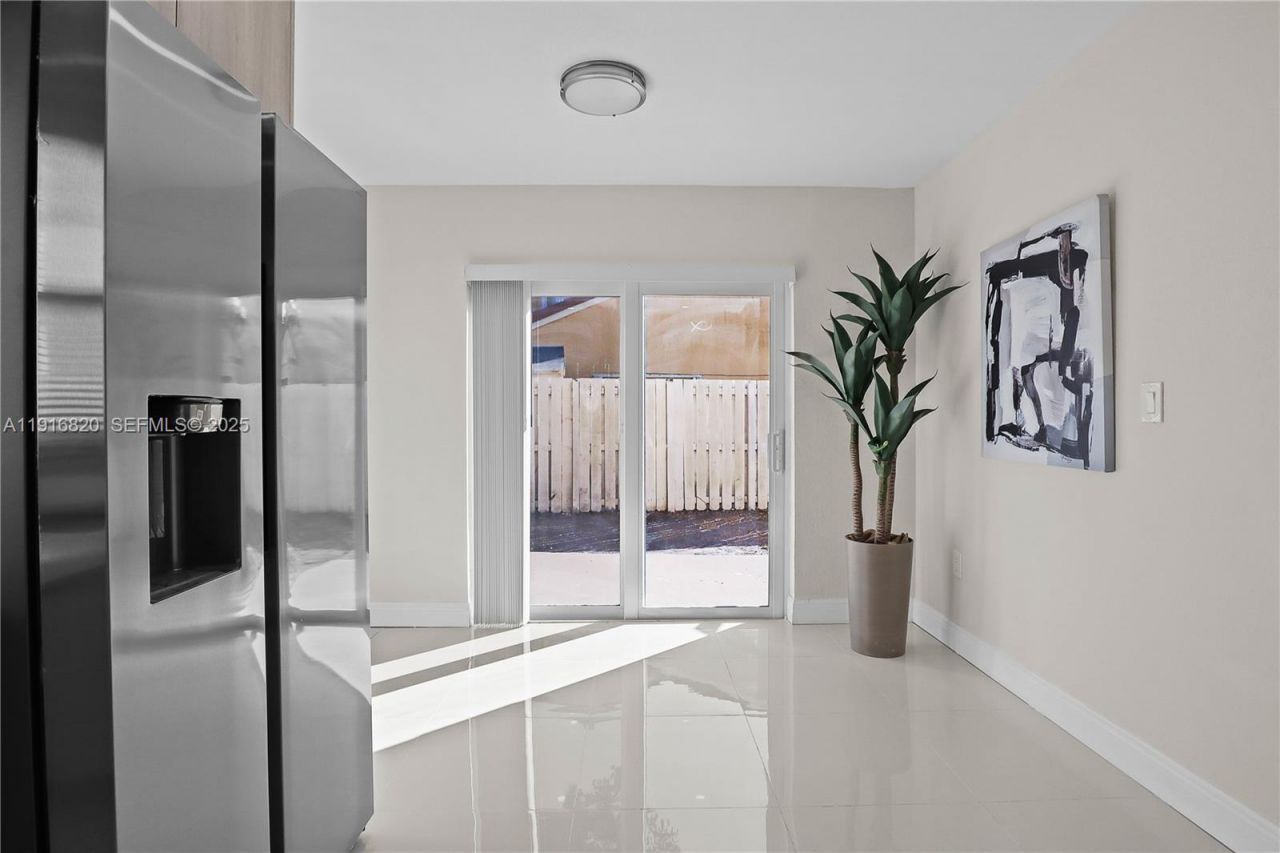 1223 NW 125th Ter, Sunrise, FL 33323 Photo