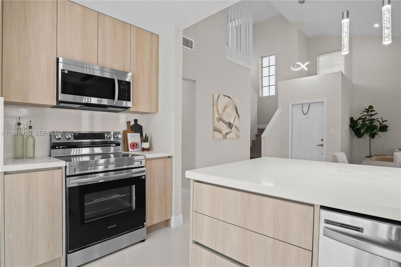 1223 NW 125th Ter, Sunrise, FL 33323 Photo