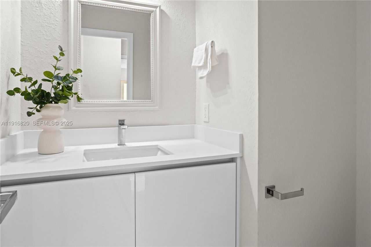 1223 NW 125th Ter, Sunrise, FL 33323 Photo