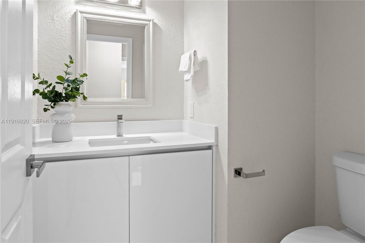 1223 NW 125th Ter, Sunrise, FL 33323 Photo