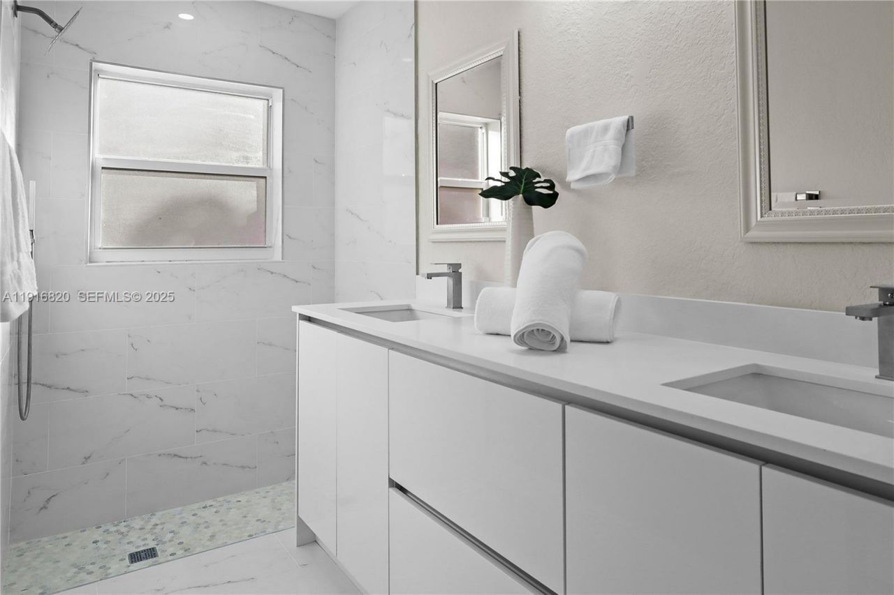 1223 NW 125th Ter, Sunrise, FL 33323 Photo