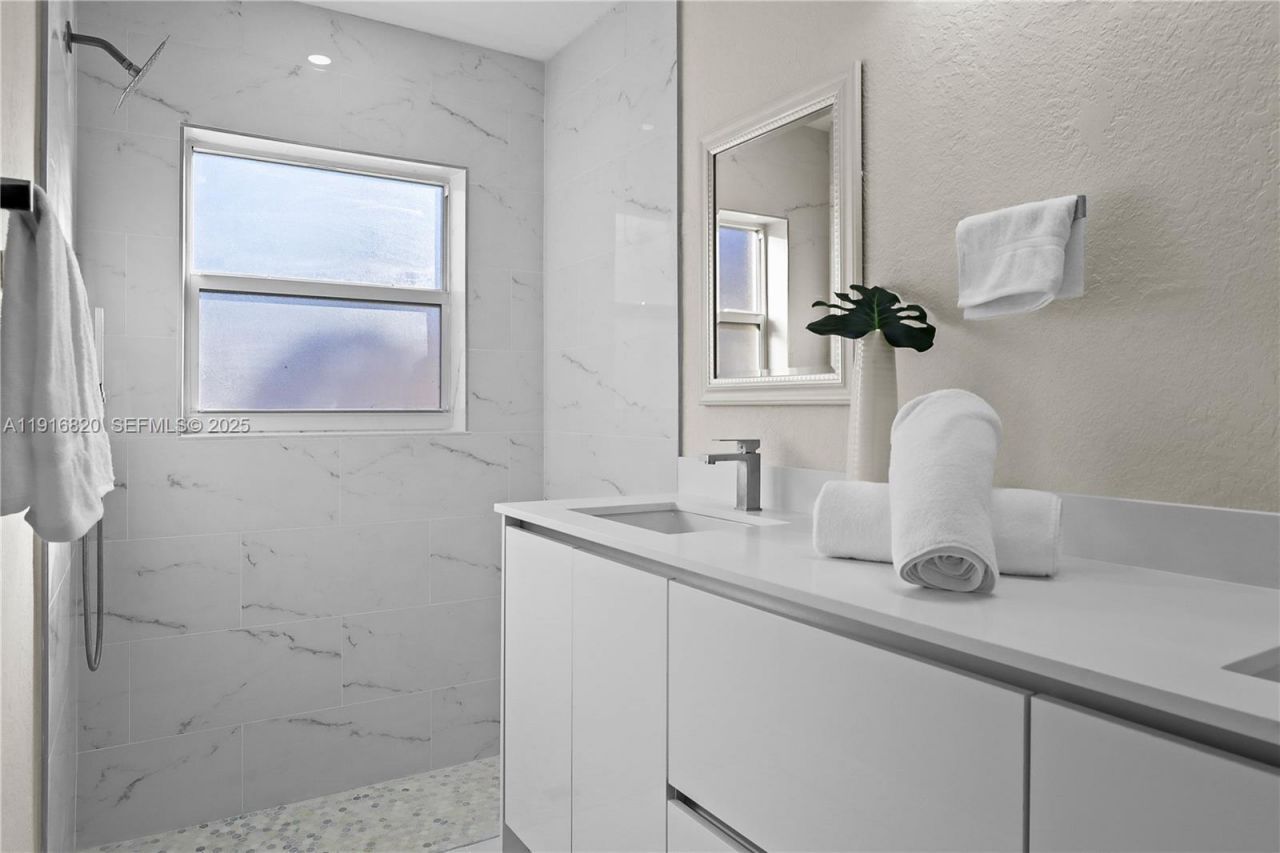 1223 NW 125th Ter, Sunrise, FL 33323 Photo