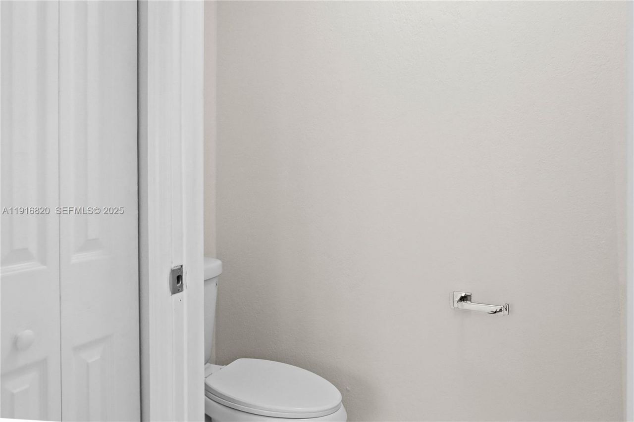 1223 NW 125th Ter, Sunrise, FL 33323 Photo