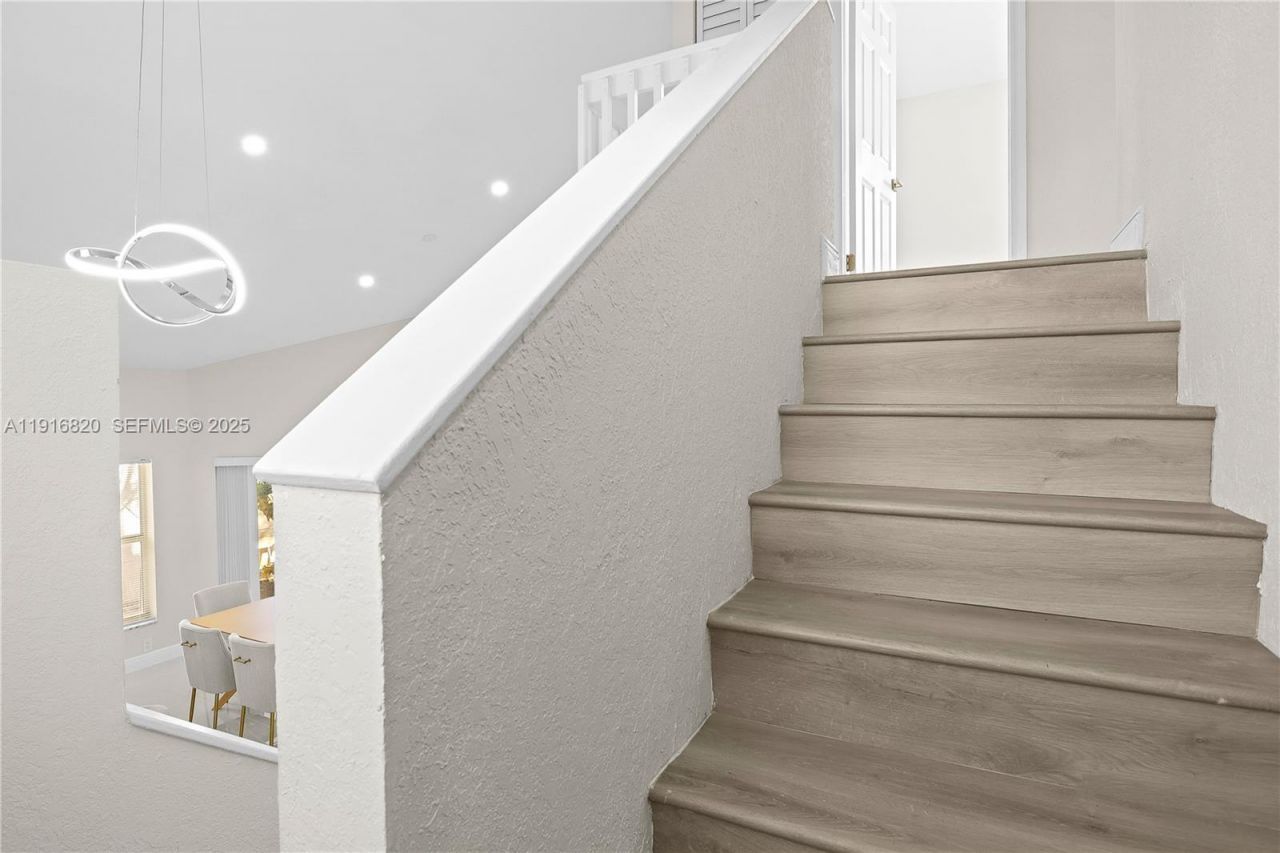 1223 NW 125th Ter, Sunrise, FL 33323 Photo