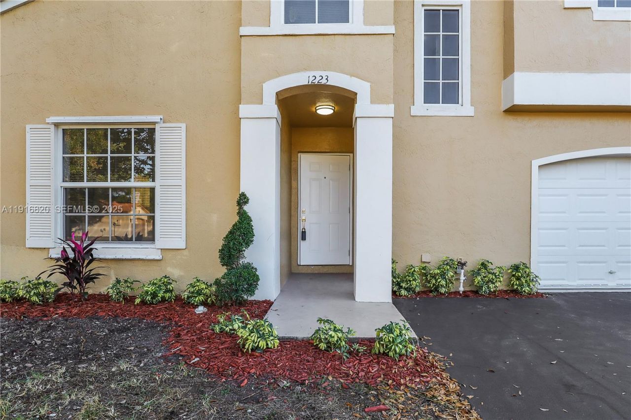 1223 NW 125th Ter, Sunrise, FL 33323 Photo