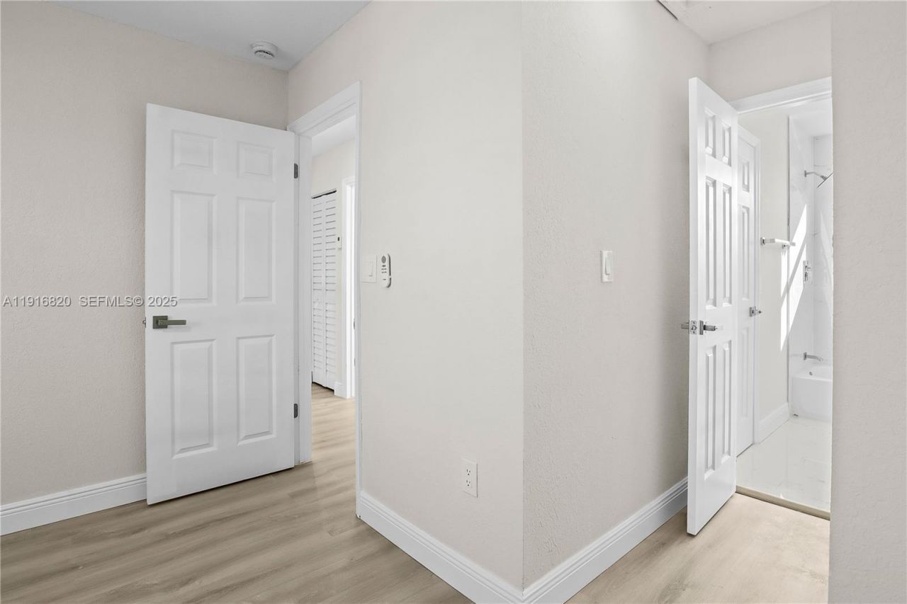 1223 NW 125th Ter, Sunrise, FL 33323 Photo