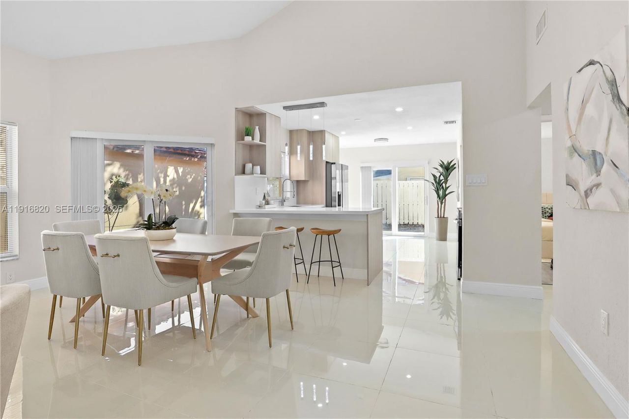 1223 NW 125th Ter, Sunrise, FL 33323 Photo