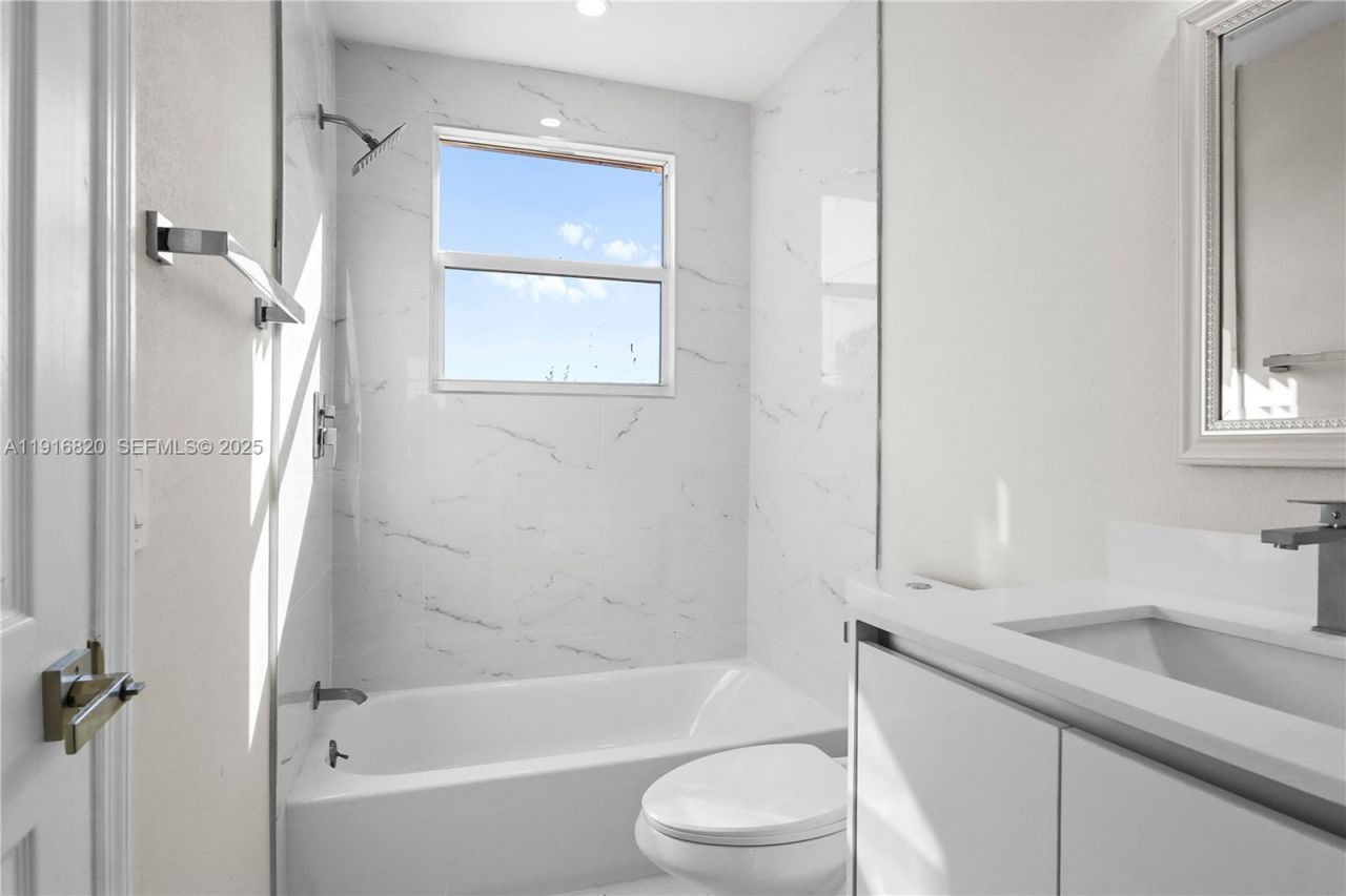 1223 NW 125th Ter, Sunrise, FL 33323 Photo