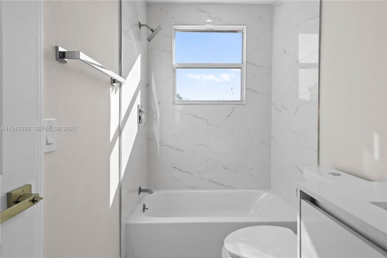 1223 NW 125th Ter, Sunrise, FL 33323 Photo