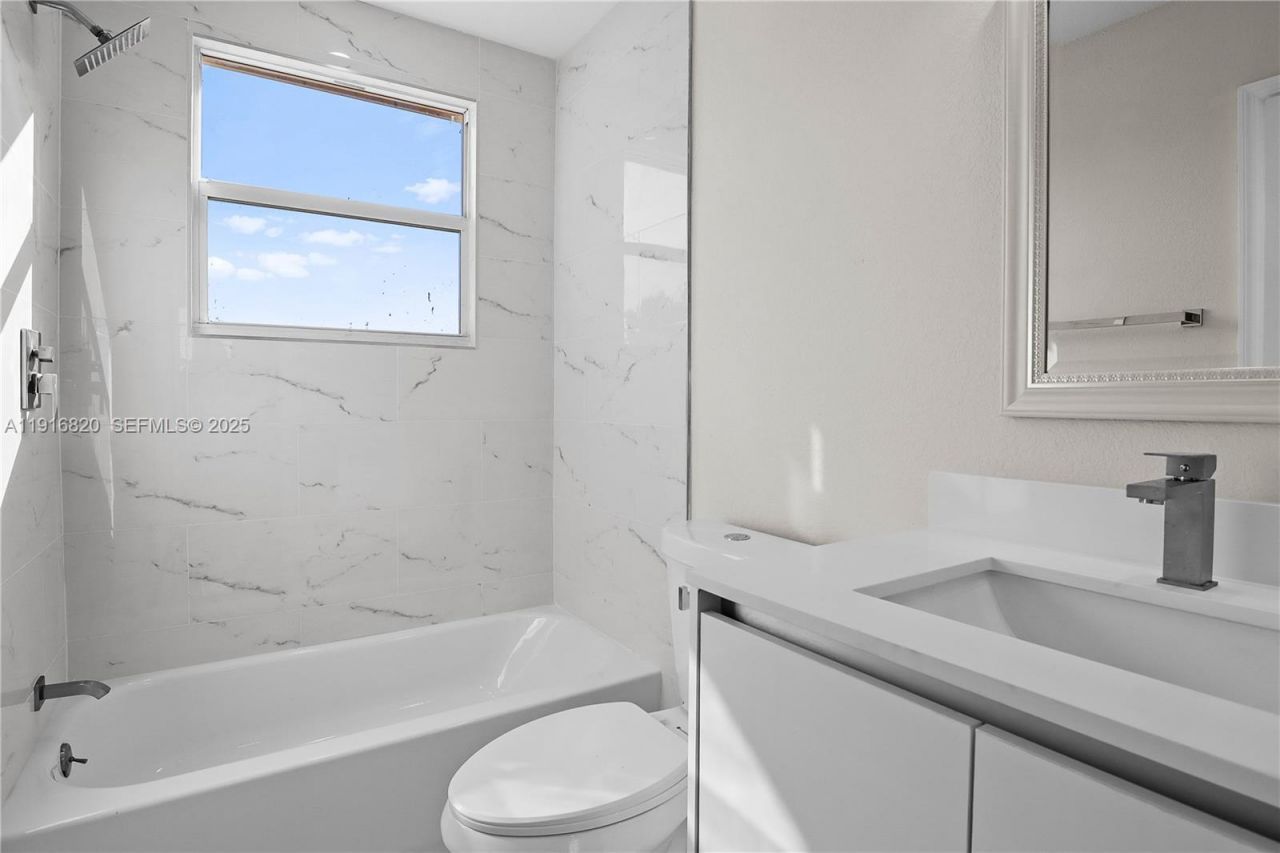 1223 NW 125th Ter, Sunrise, FL 33323 Photo