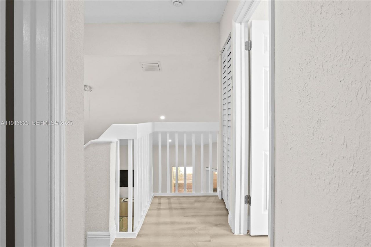 1223 NW 125th Ter, Sunrise, FL 33323 Photo