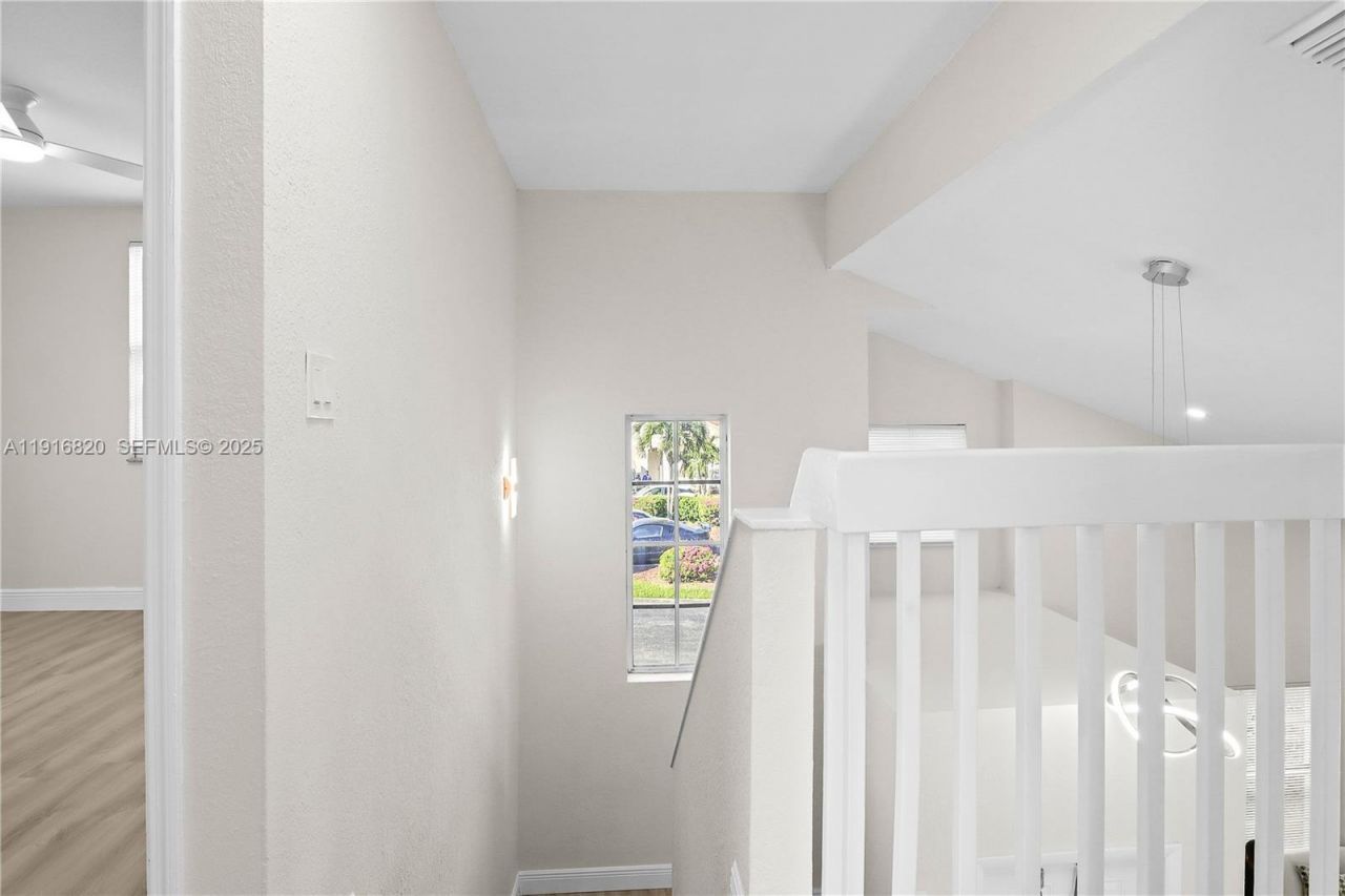 1223 NW 125th Ter, Sunrise, FL 33323 Photo