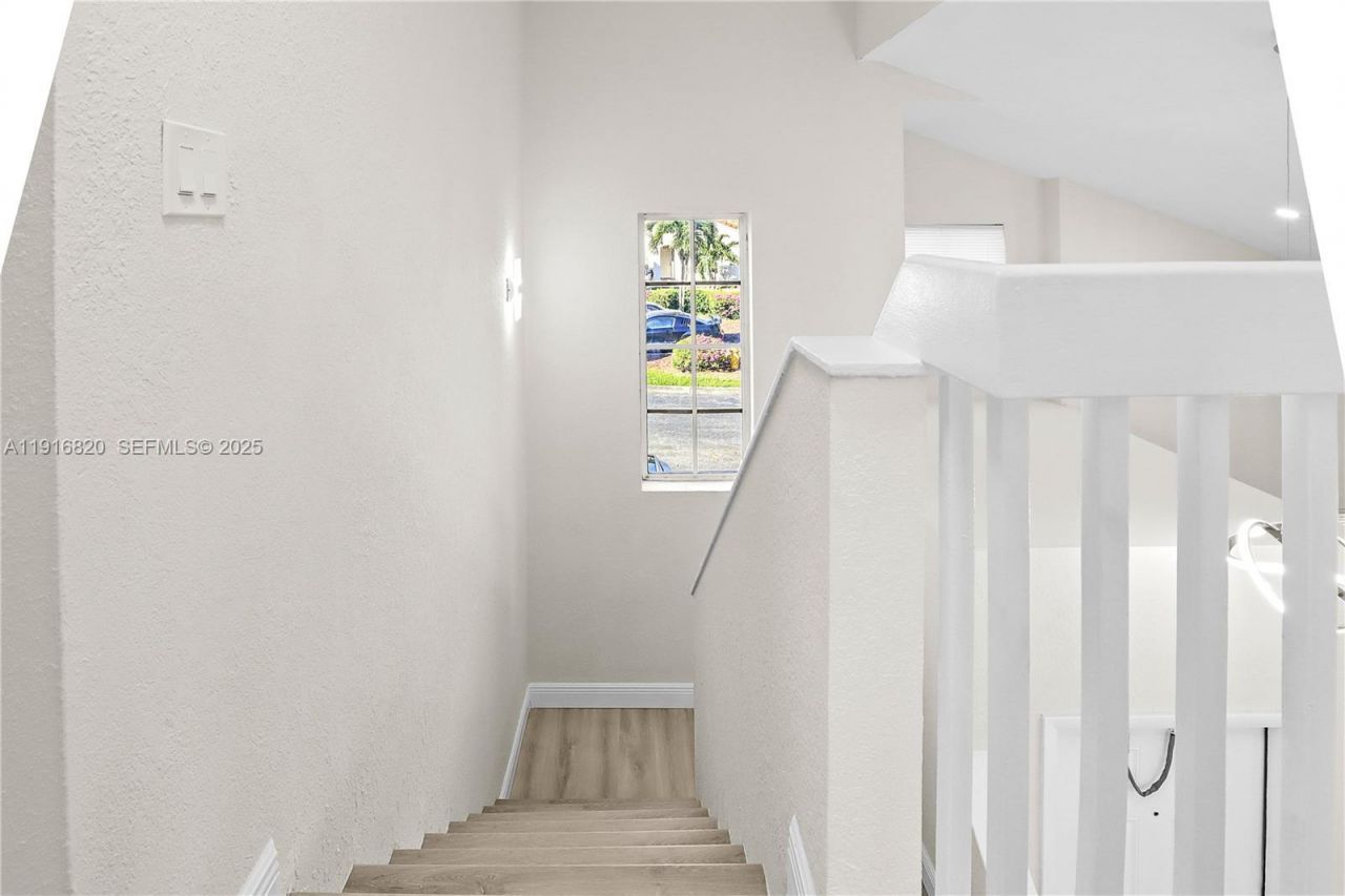 1223 NW 125th Ter, Sunrise, FL 33323 Photo