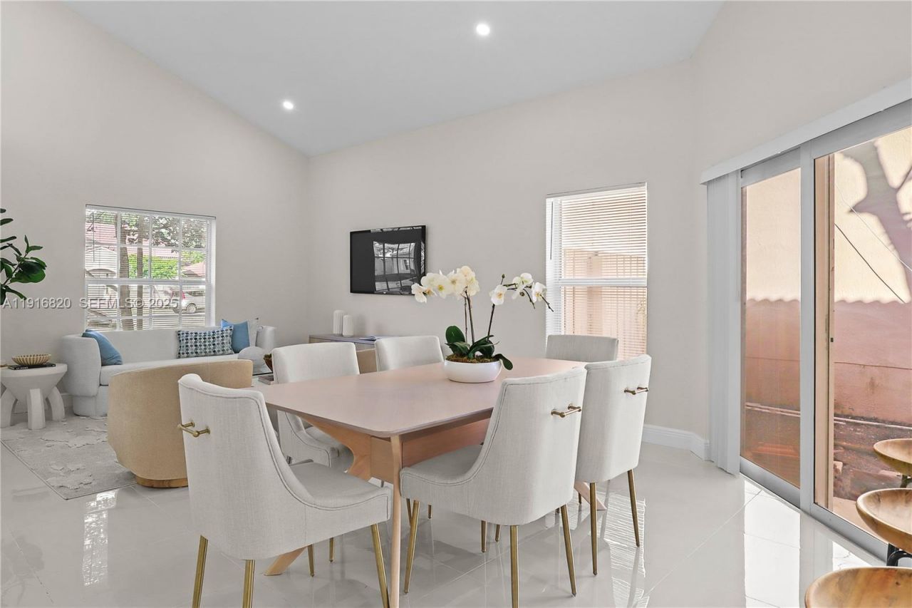 1223 NW 125th Ter, Sunrise, FL 33323 Photo