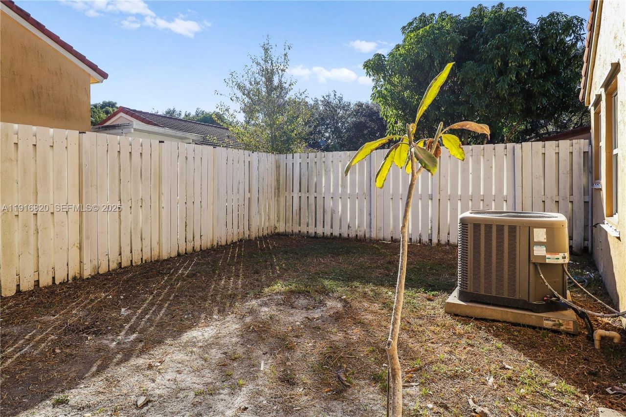 1223 NW 125th Ter, Sunrise, FL 33323 Photo