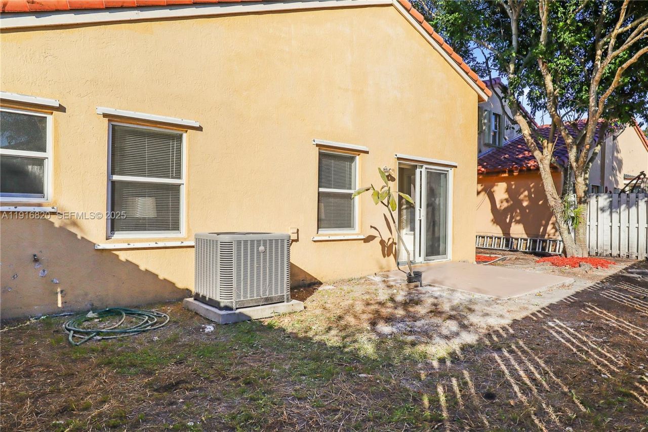 1223 NW 125th Ter, Sunrise, FL 33323 Photo