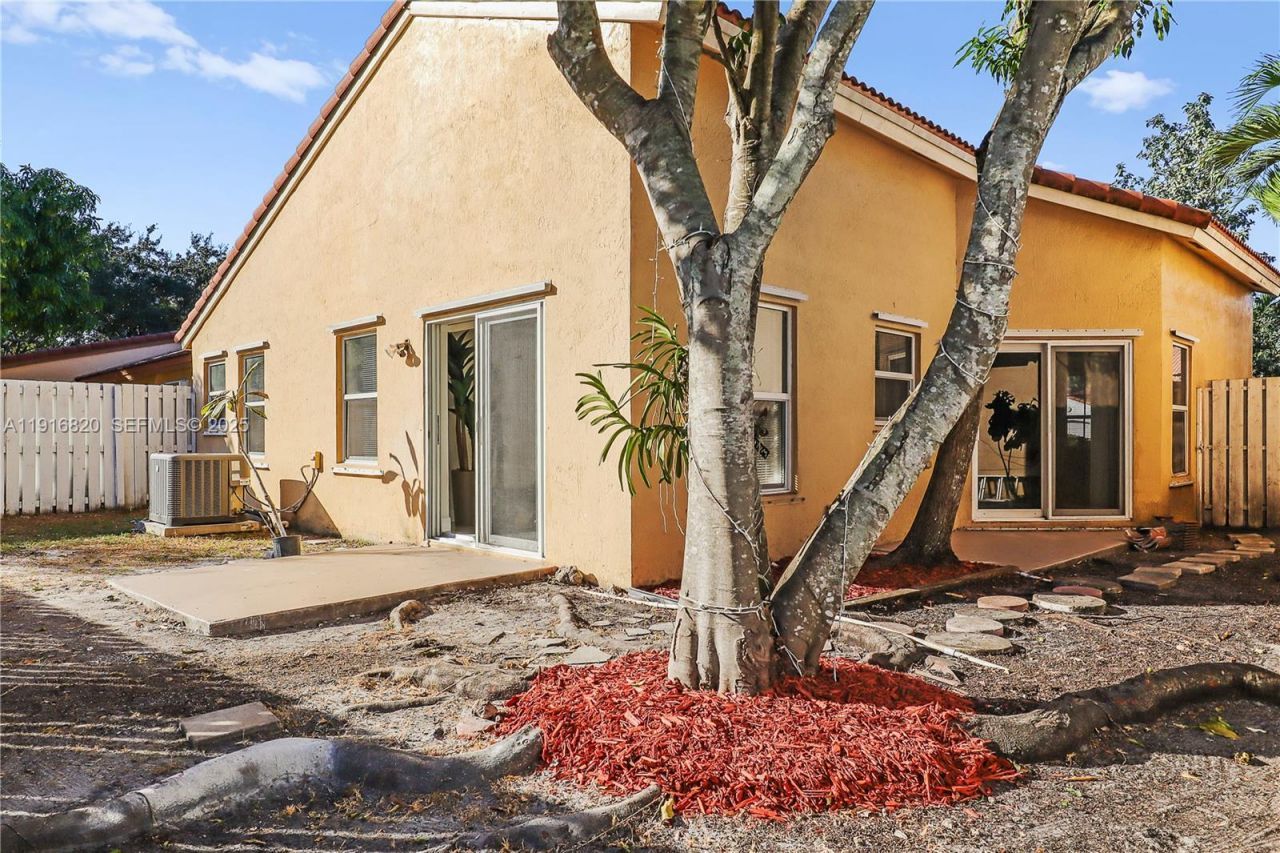 1223 NW 125th Ter, Sunrise, FL 33323 Photo