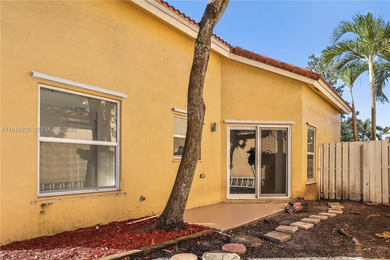 1223 NW 125th Ter, Sunrise, FL 33323 Photo