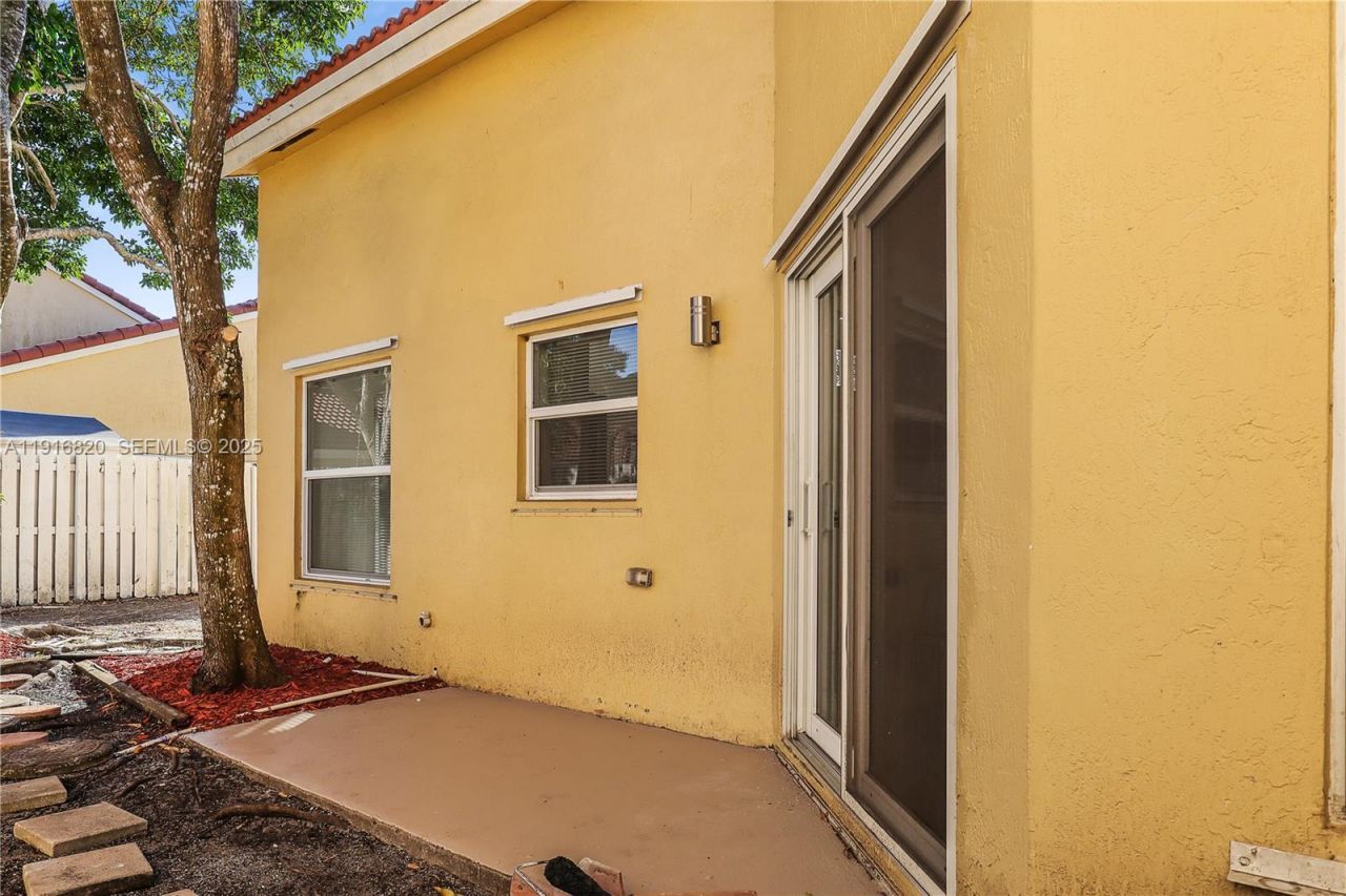 1223 NW 125th Ter, Sunrise, FL 33323 Photo