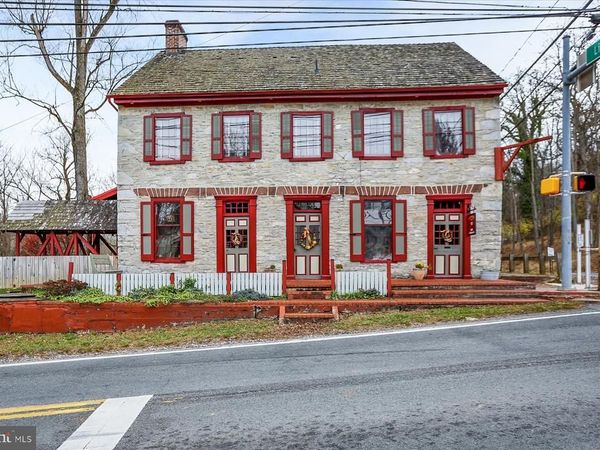 2600 S MARKET STREET, MECHANICSBURG, PA 17055
