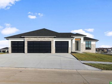 10801 S 220th Street, Gretna, NE 68028