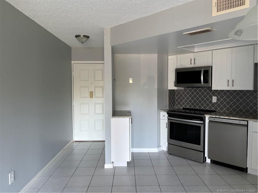 2041 NE Collins Circle, Unit 5-10, Jensen Beach, FL 34957 Photo