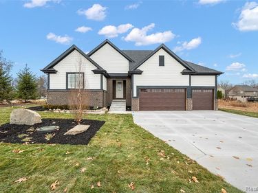 29697 Red Fox Lane, Chesterfield Twp, MI 48047