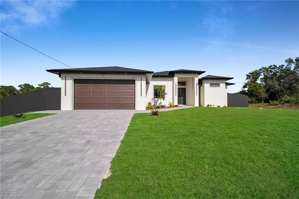 765 Central St E, Lehigh Acres, FL 33974 Photo