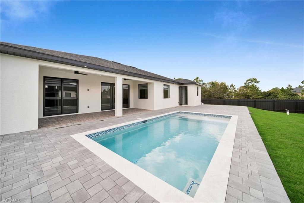 765 Central St E, Lehigh Acres, FL 33974 Photo