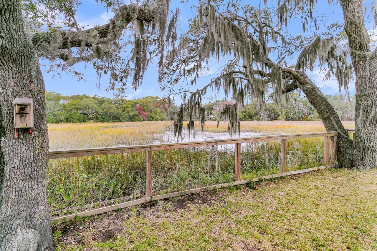 922 Preston Road Photo 6