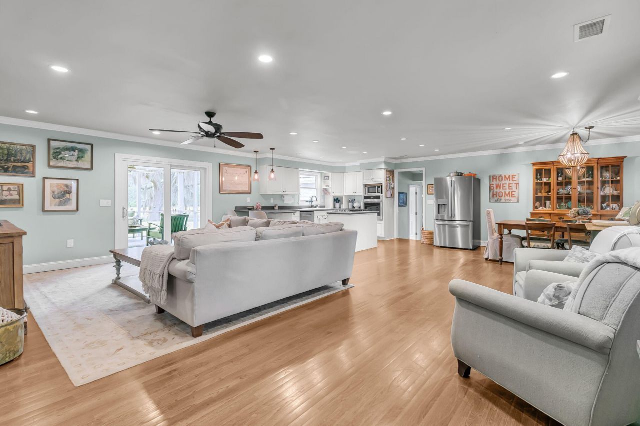 922 Preston Road Photo 9