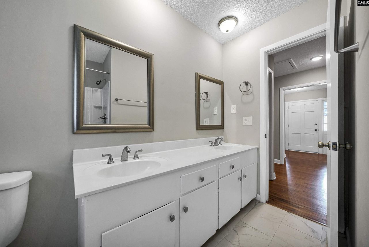 1127 Shirlington Road  Photo 19